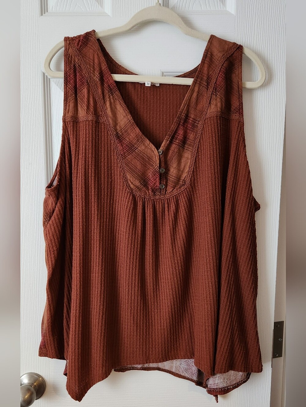 Maurices 3X Rust Brown Sleeveless V-Neck Tank with Plaid Trim